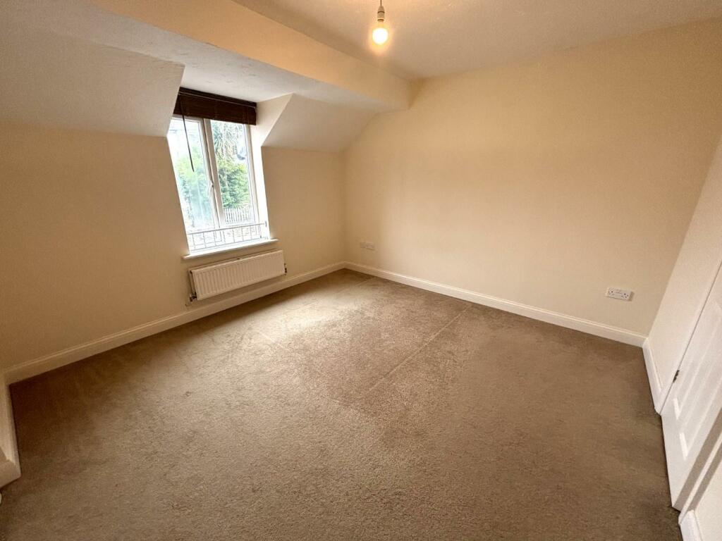Bedroom 1 2.jpeg