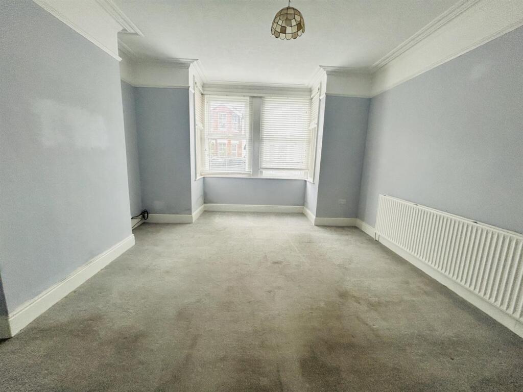 01323 438506