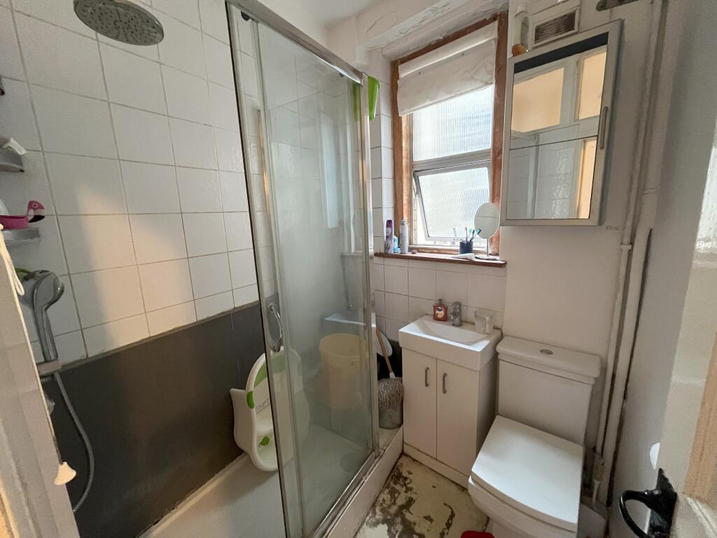 Shower Room T202507301441.jpg