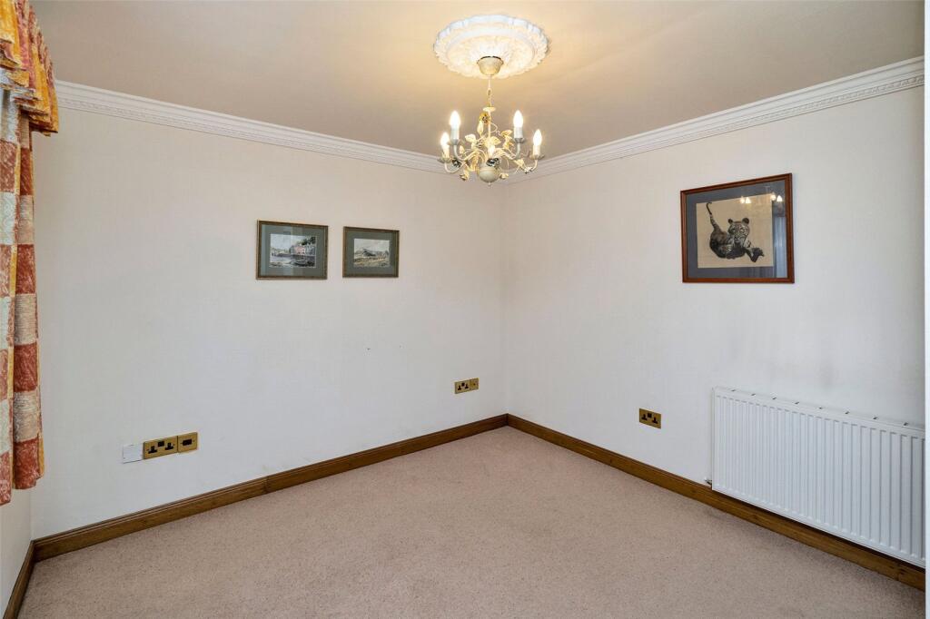 Bedroom/Dining Room