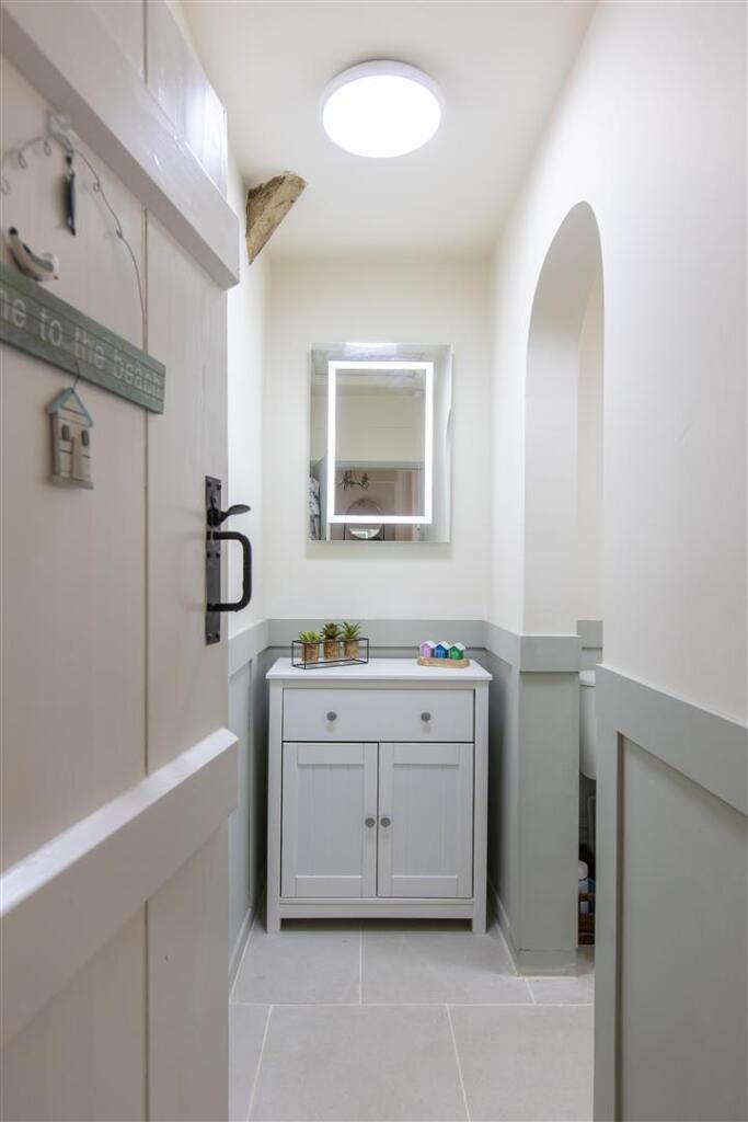 Bondgate 49 Bathroom-4.jpg