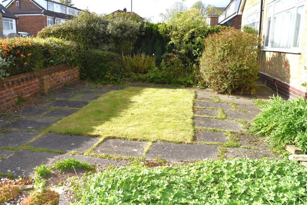 FRONT GARDEN