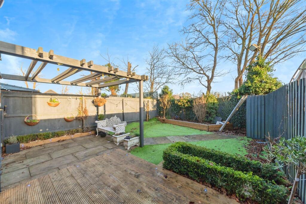 Lovely Low Maintenance Garden