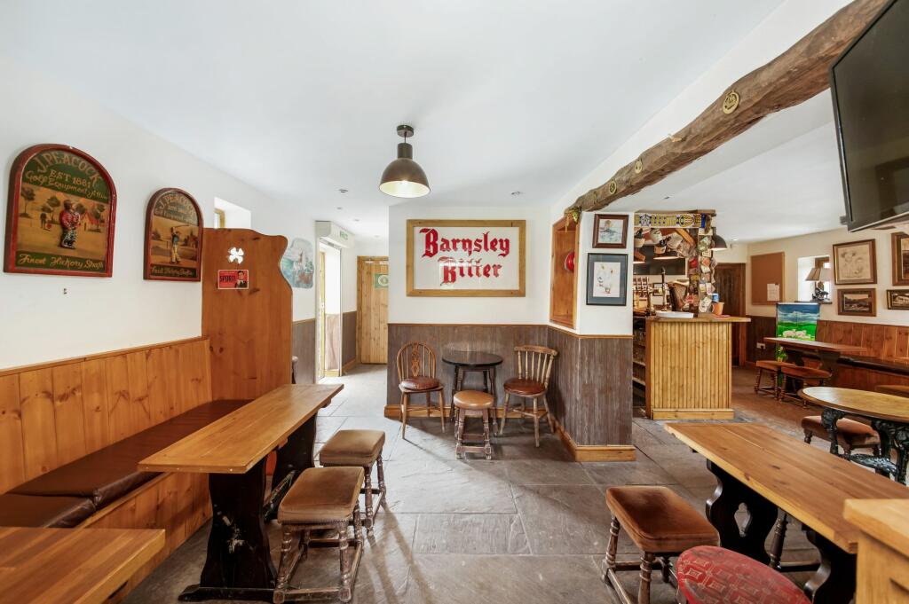 SMITHY ARMS