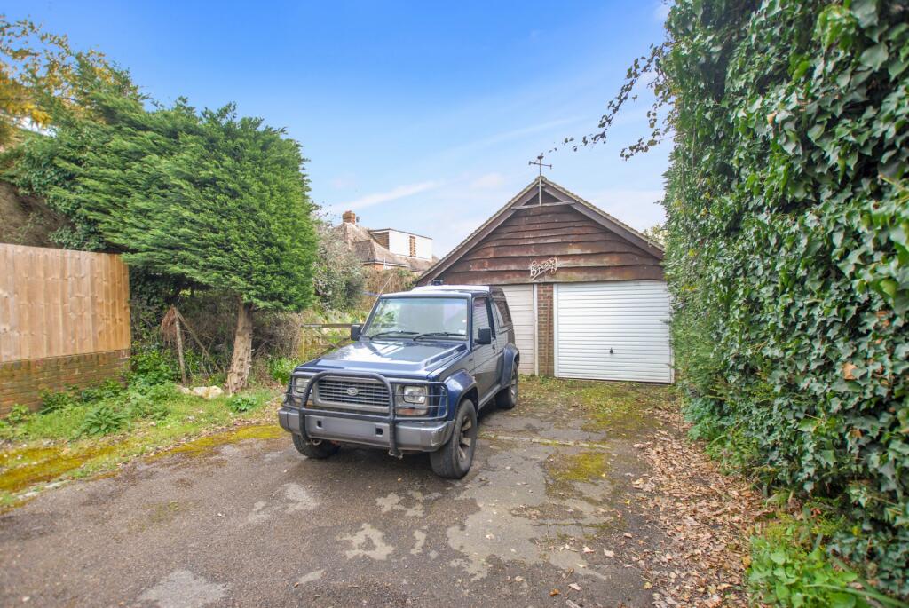 Detached garage