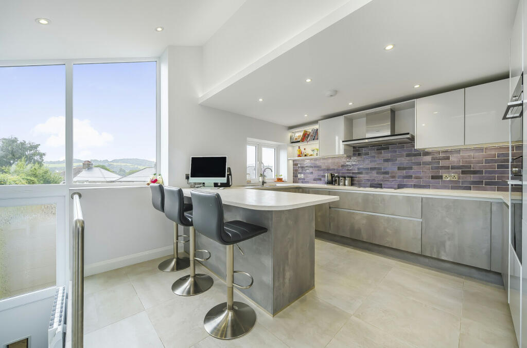 Kitchen/Breakfast Rm