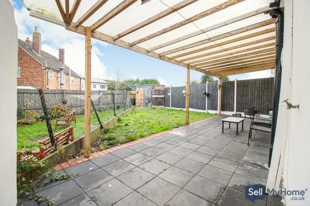 Rear Patio &amp; Garden