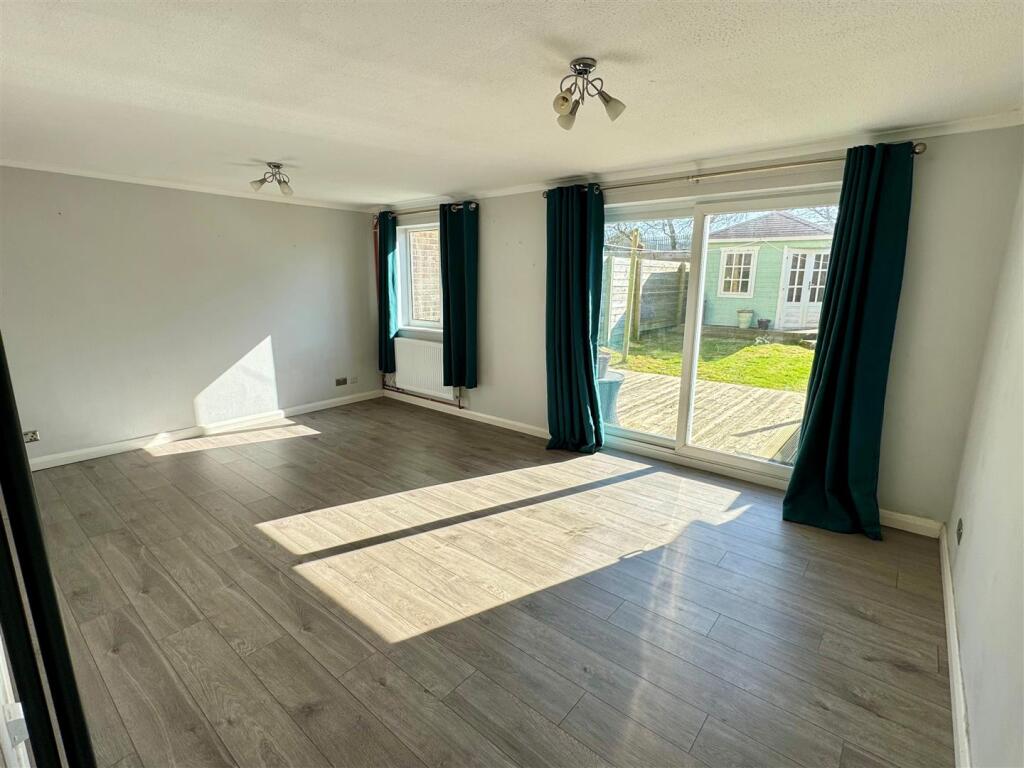 21 Polwhele Road Lounge