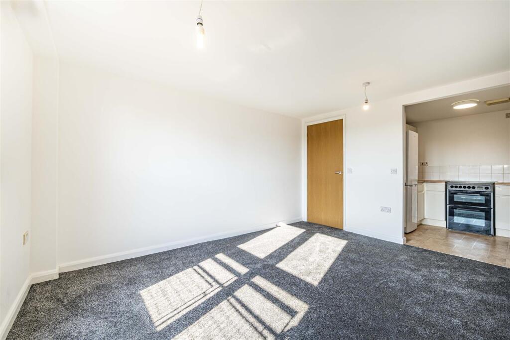 406 Sheridan court  3 of 7.jpg