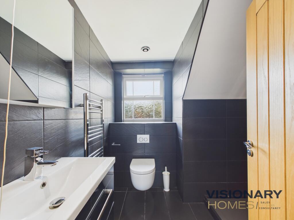 CAM03522G0-PR0217-STILL029