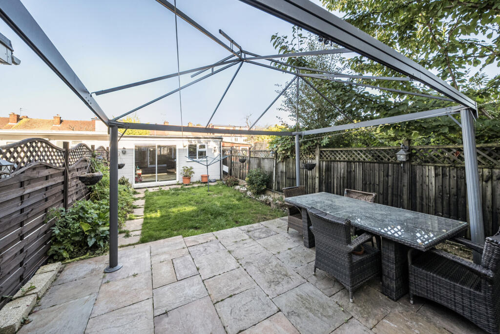 1357317-9-68cd8cb...