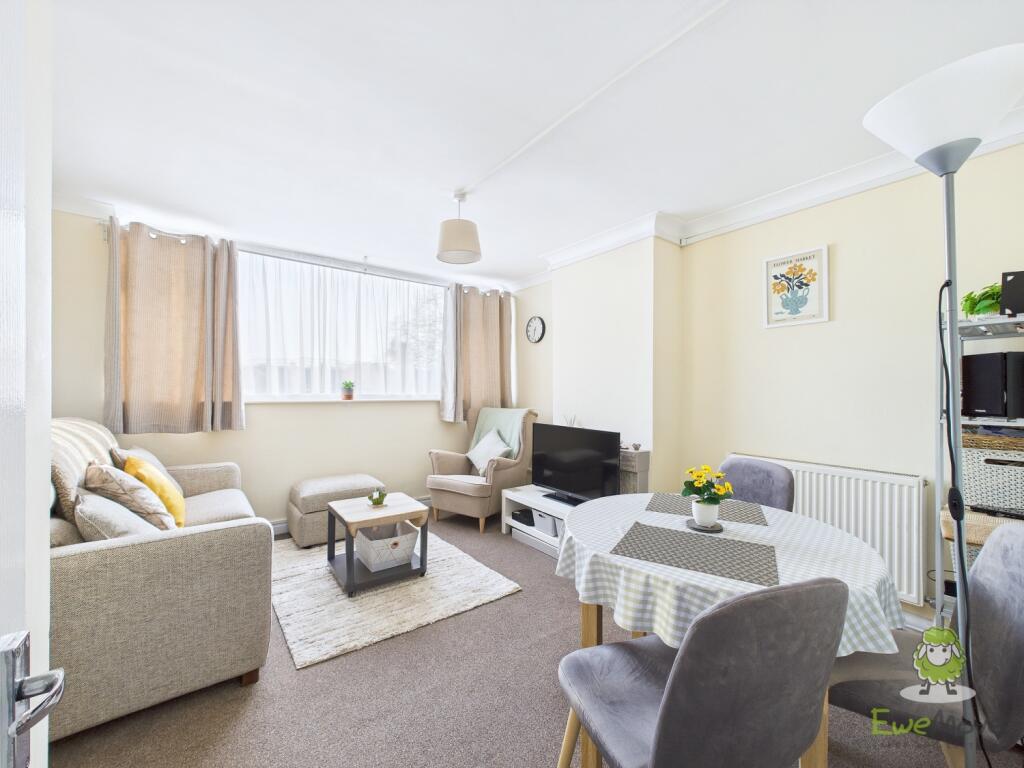 CAM01543G0-PR0124-STILL025