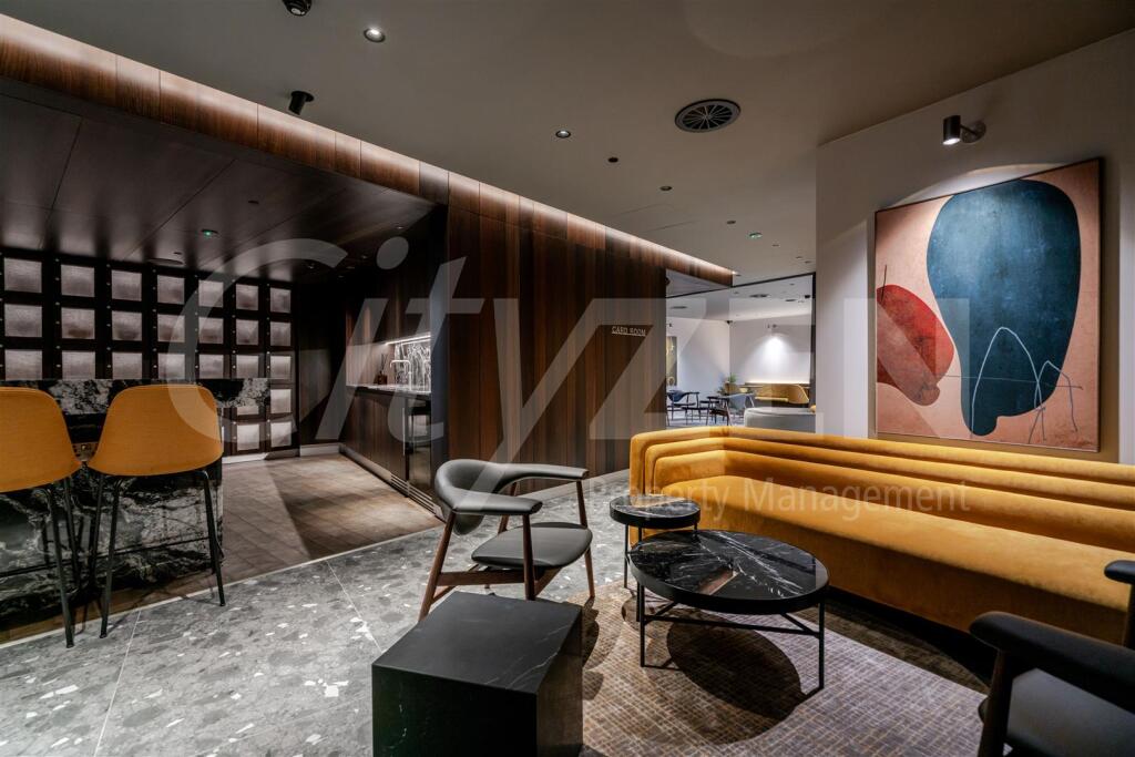 COMMUNAL LOUNGE AREA