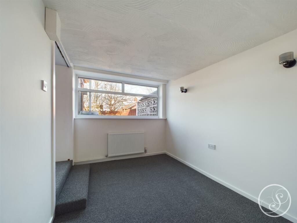 PLAYROOM/OFFICE
