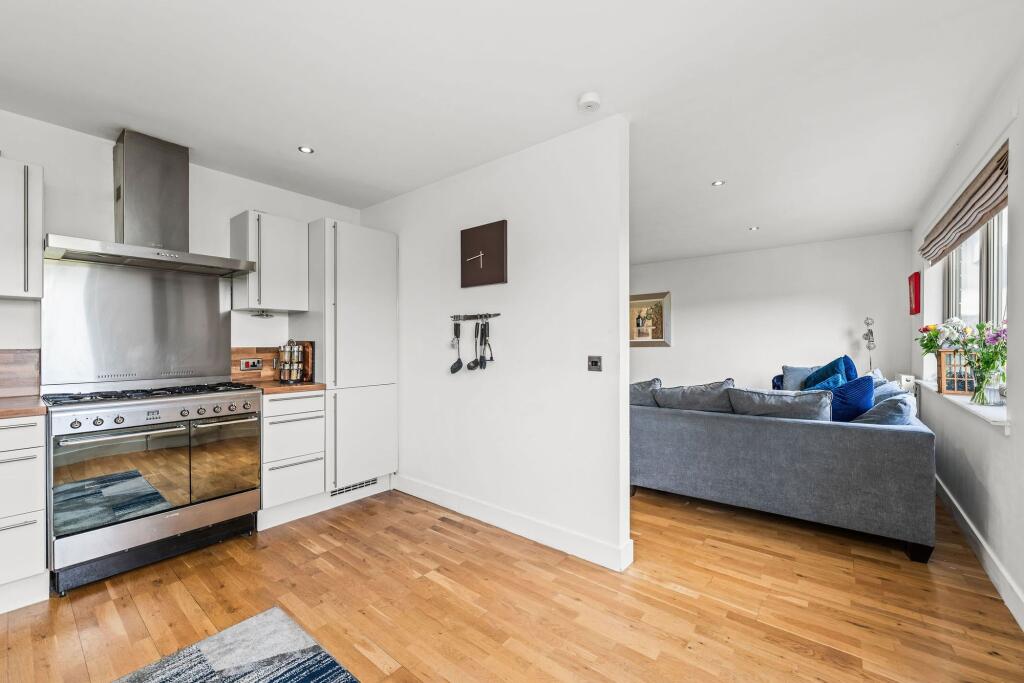 Kitchen/Lounge