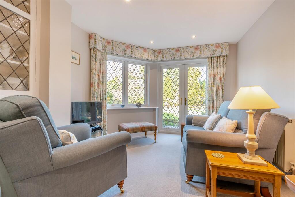 8633871-interior26.jpg