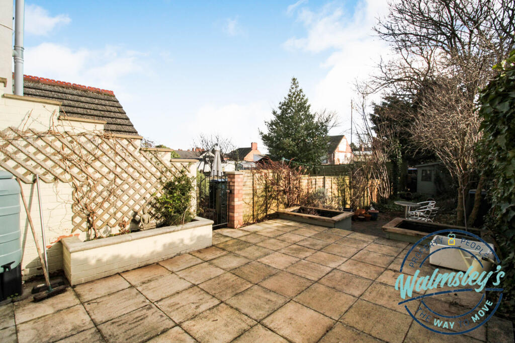 Rear patio &amp; gardens