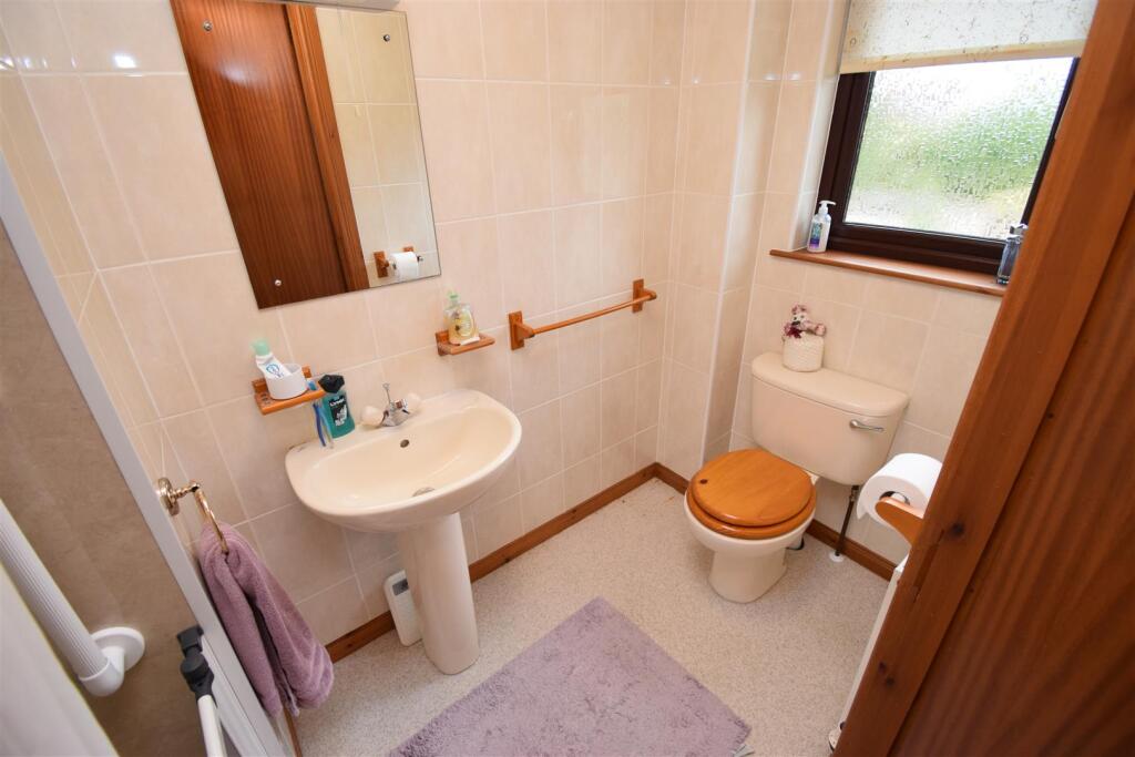 BEDROOM ONE EN-SUITE