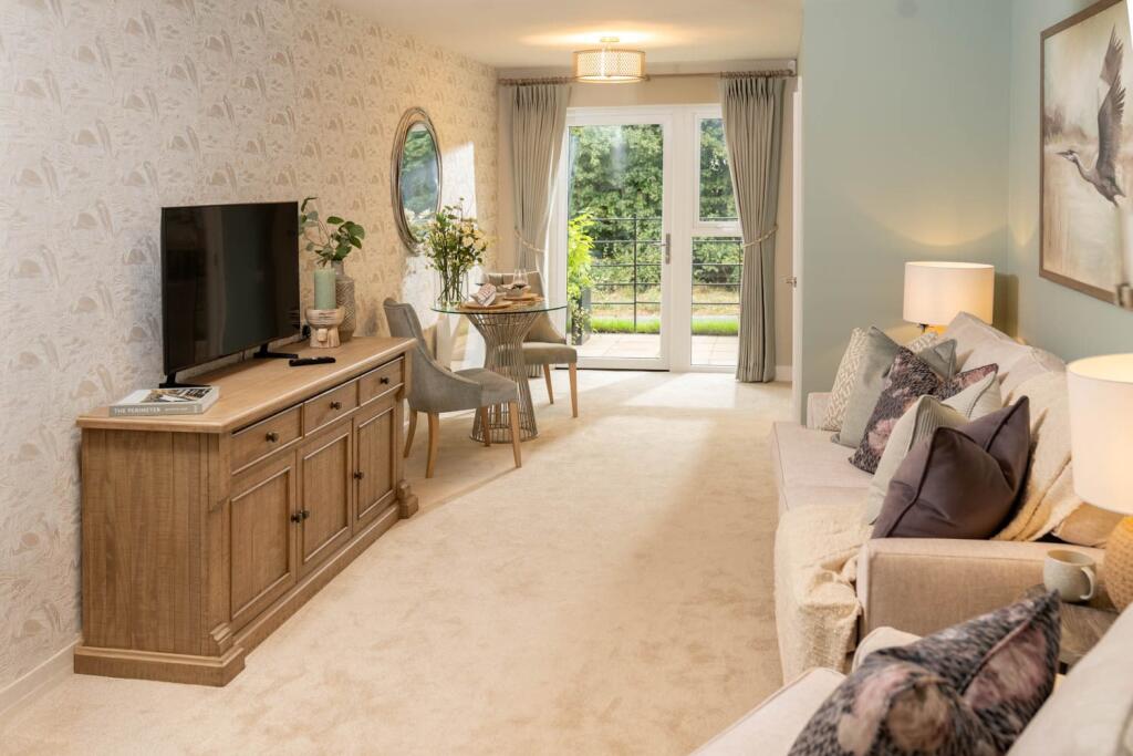 Barton Way,
Dartmouth,
TQ6 0GN