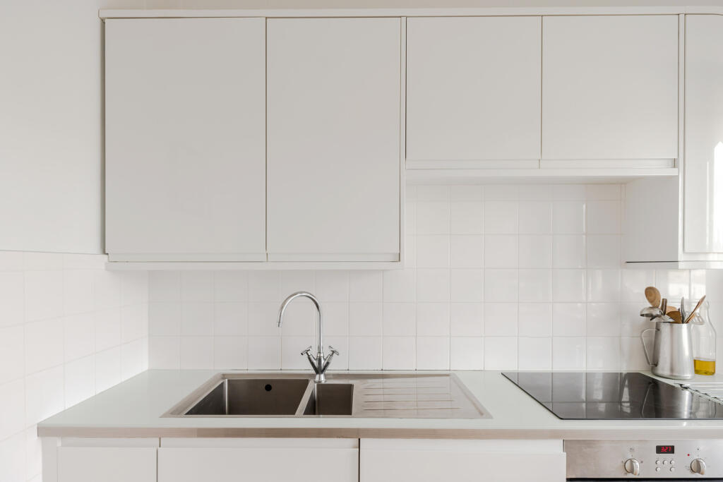 237726 - 98 Marine Court-13.jpg