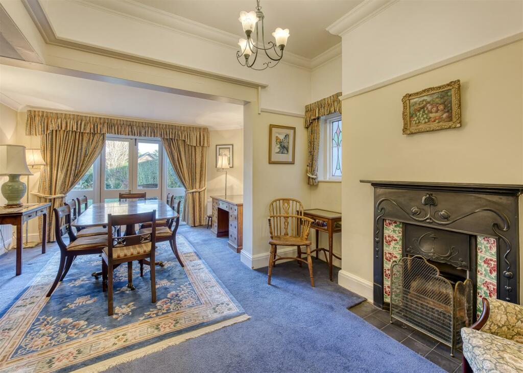 14 Danescourt Road-dining1.jpg