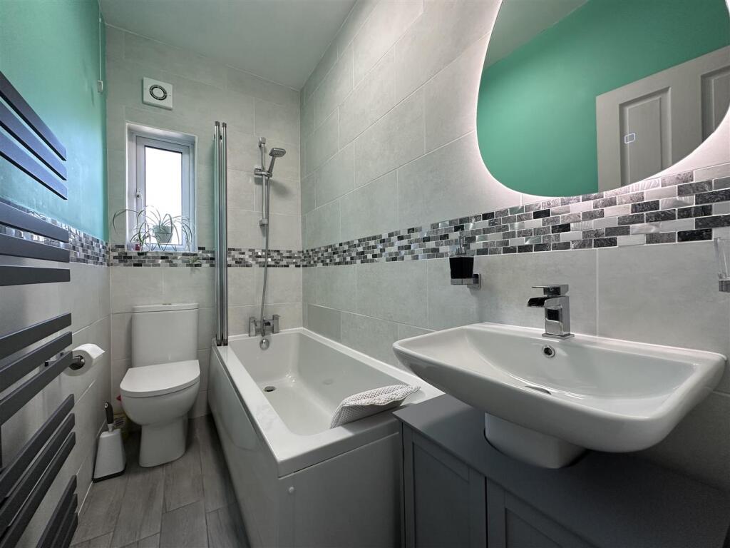 First Floor Bathroom 273