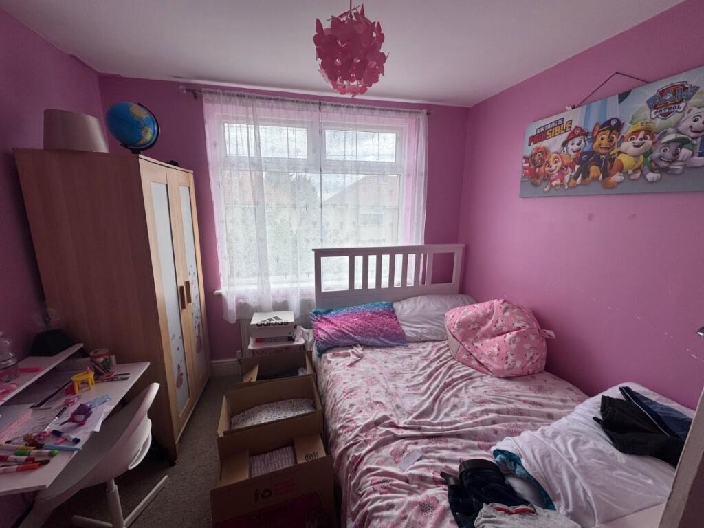 bedroom 2 pic 3.jpg