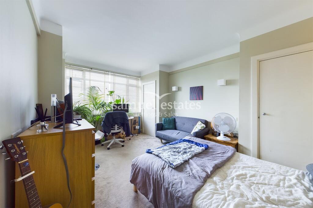 Living/Bedroom