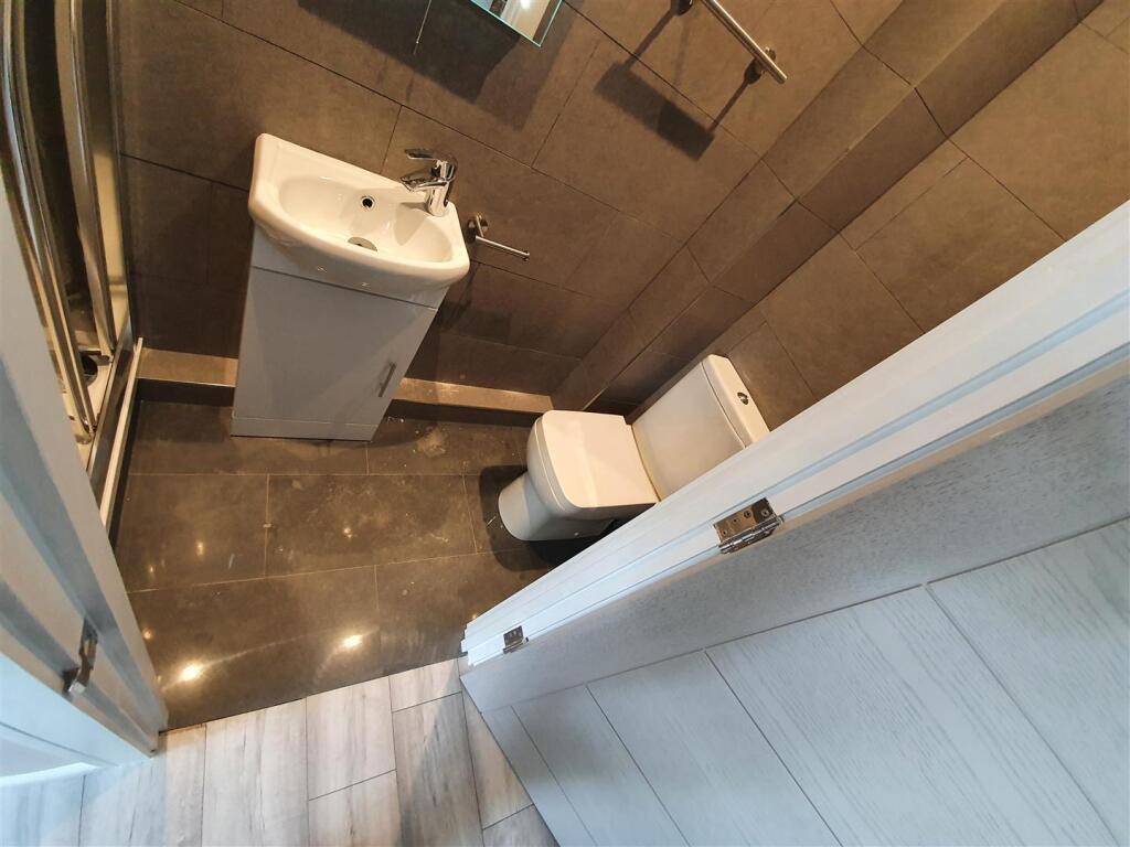 Flat 3_124453.jpg