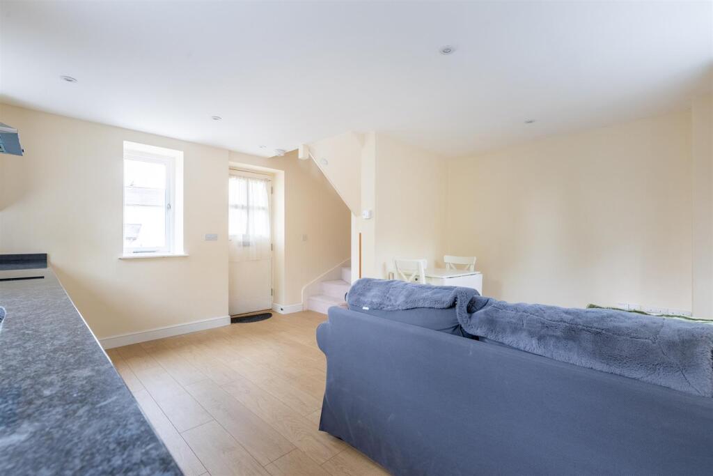 8BroxtonHallMews-6.jpg