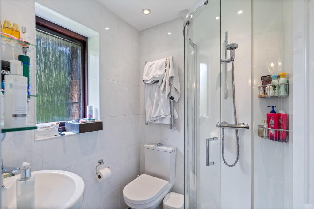 EN SUITE.jpg