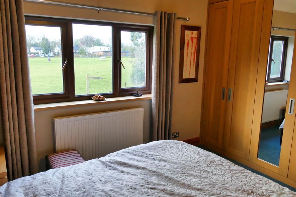Bed 1 b