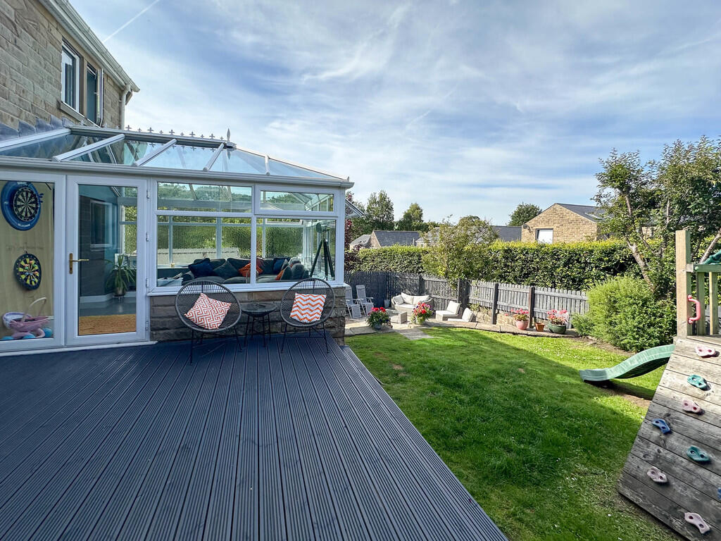 Rear - decking (2...