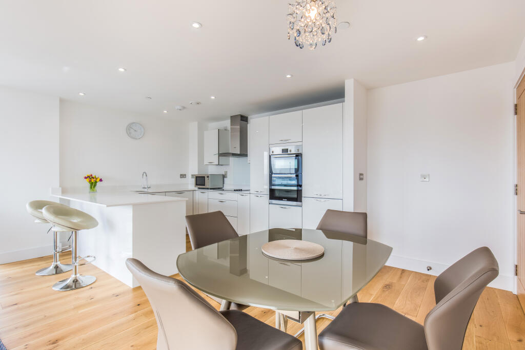 Kitchen/Dining Area