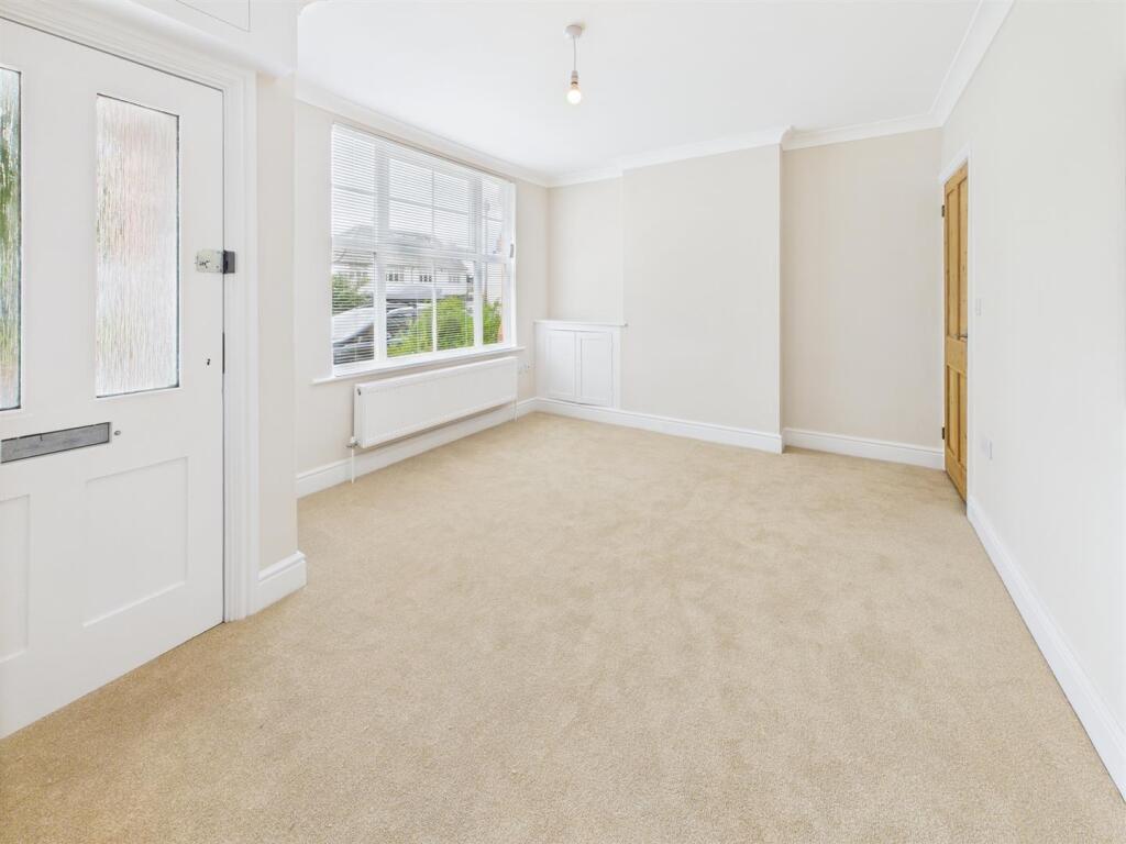 ENTRANCE DINING ROOM