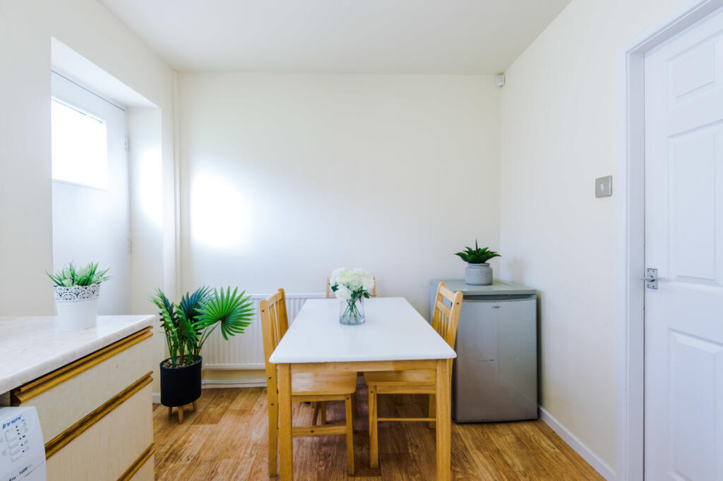 9 Aquarius Lane Kitchen 5