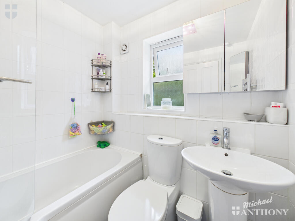 CAM03852G0-PR0435-STILL005