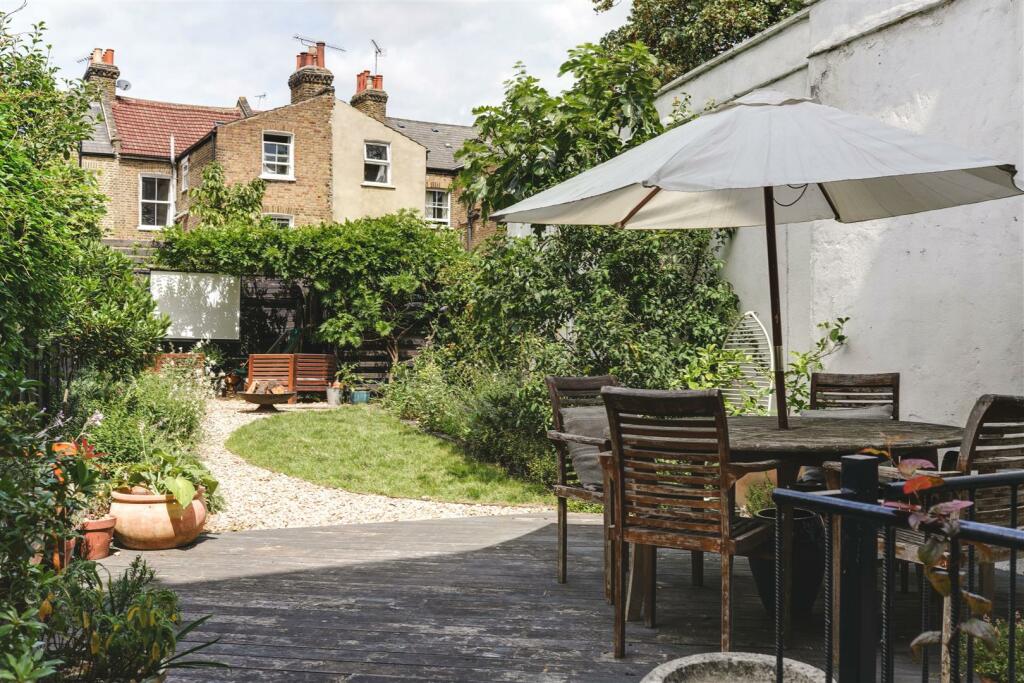 6a Median Road-24.jpg