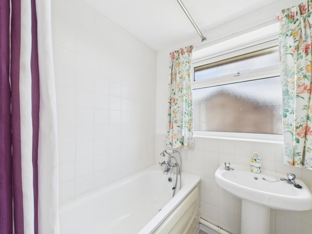 CAM02023G0-PR0142-STILL006