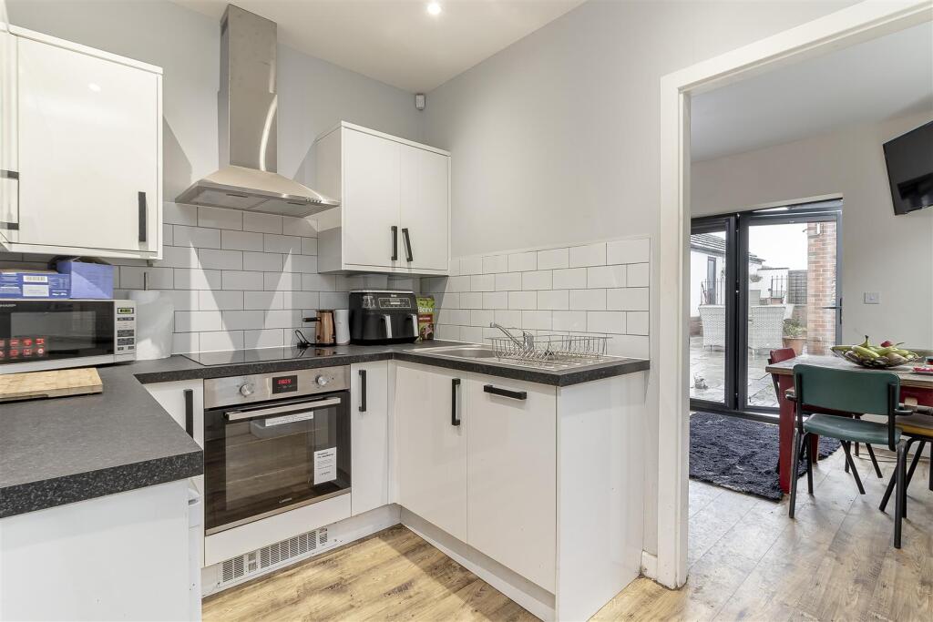 Annexe Kitchen - B.jpg