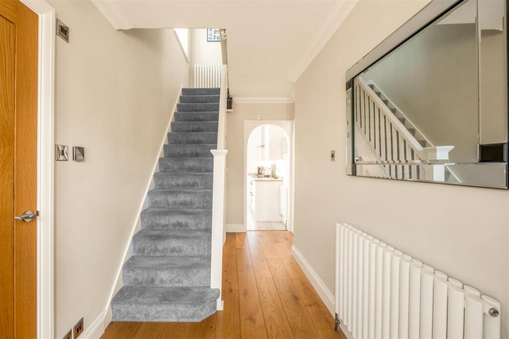 1 windlesham Close-16.jpg