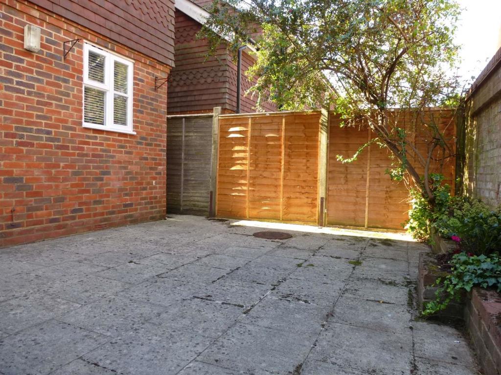 10 Jubilee Lane rear terrace 4.jpg