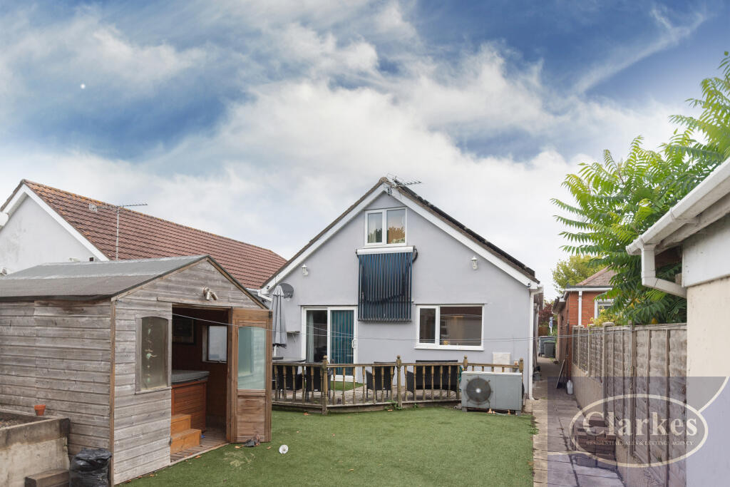 FC055_31 BASCOTT RD_009