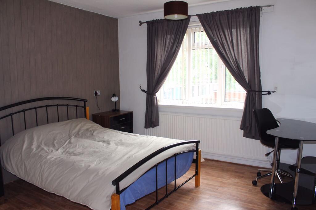 Bedroom 2 (1).jpg