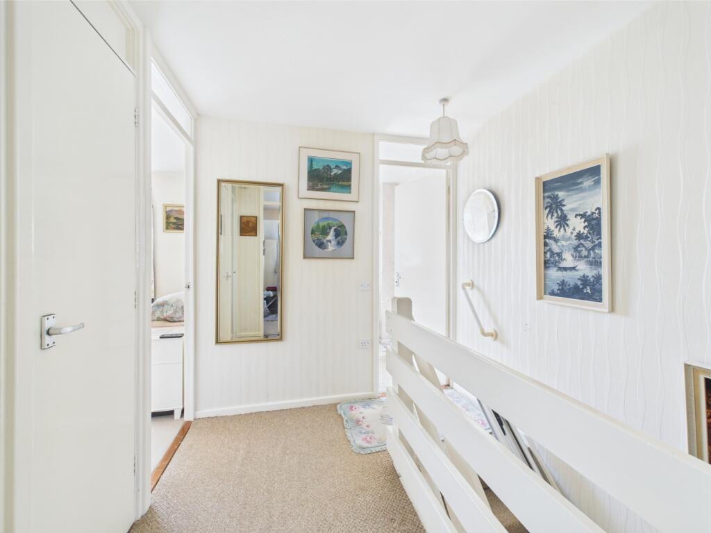 CAM02023G0-PR0134-STILL024