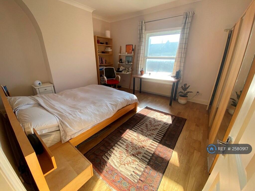 Upstairs Front Bedroom