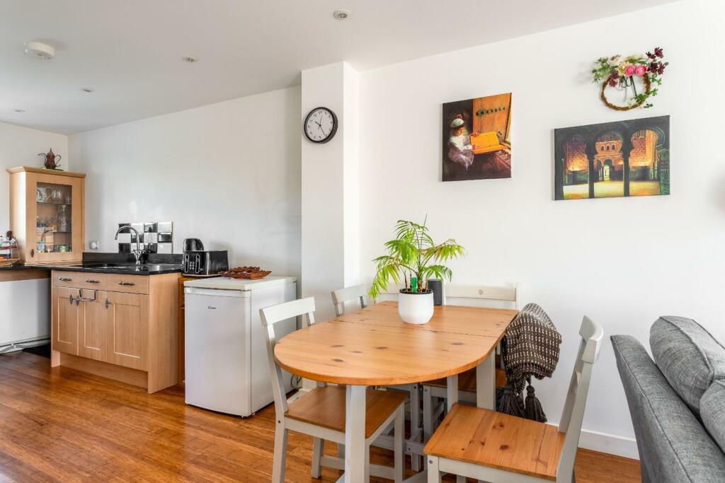 Abbotsbury Close-10.jpg