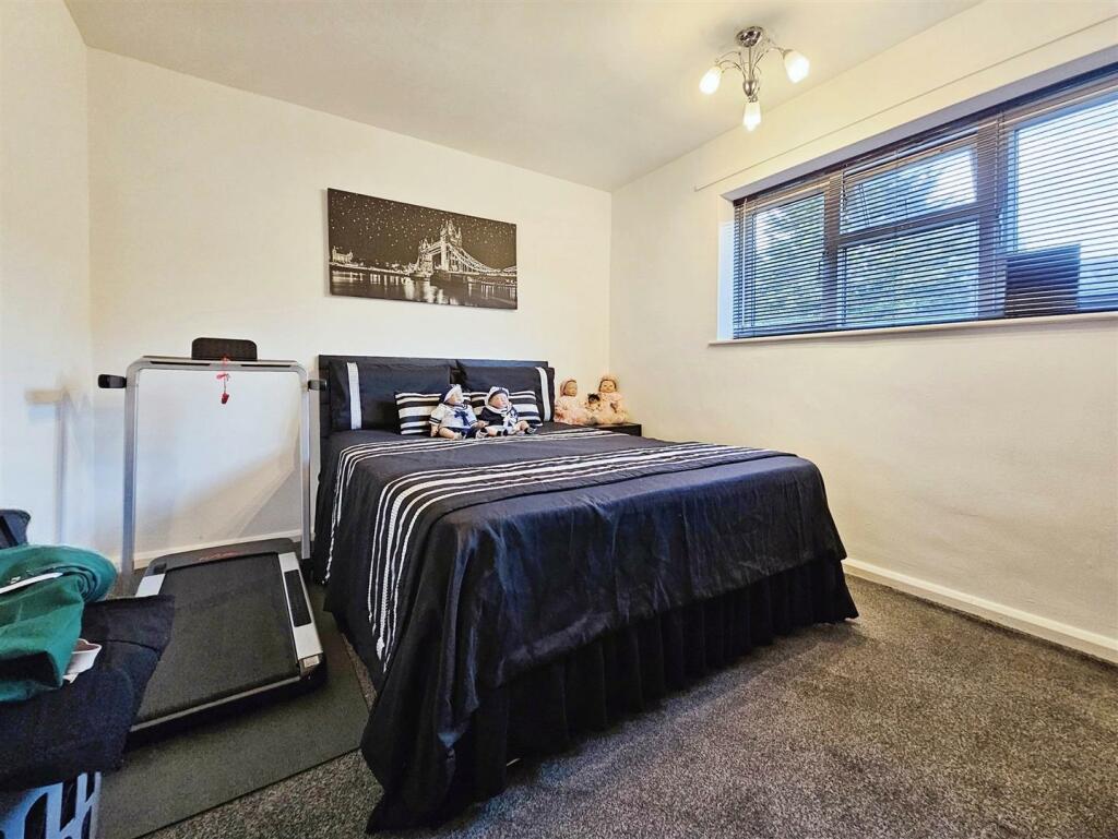 Second bedroom