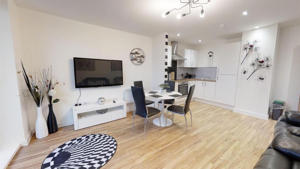 RECEPTION KITCHEN .jpg