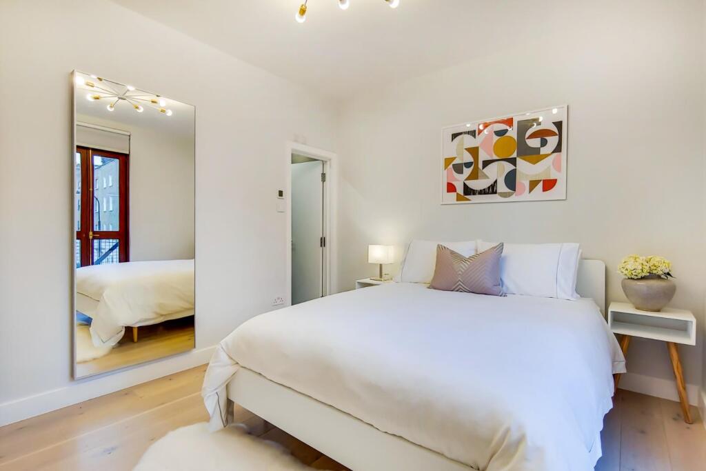 4_Main Bedroom-1.jpg